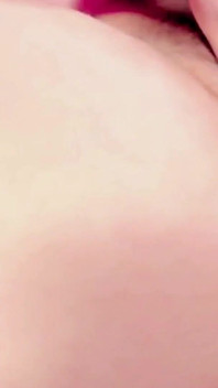 uttejit lesbiyan charamsukh ke lie bare dildo dvara jordaar satr ki chudaee karti hai