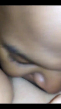 她让她漂亮的阴户吃第一人称视角（kingcuretv）