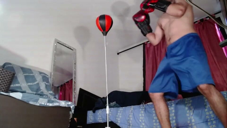 Tommhot: Hot Boxer
