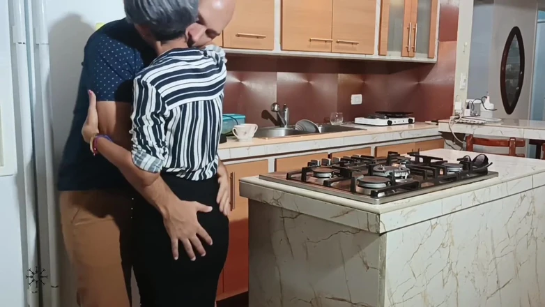 Swingersamateur40: Enjoying a Pleasant Moment with My Stepbrother - Porn in Spanish
