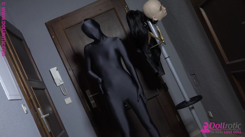 Dollrotic: My Puppet in Public