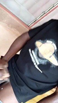Rian balança meu pau grande para gozar quente
