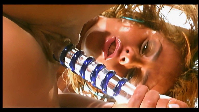 Hand Lotion Studios: Cewek amatir yang lagi sendirian di luar ruangan ngentot memeknya...