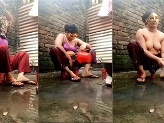 Modern Beauty: 화장실에서 샤워하는 장면. 인도 섹시 자매 목욕 섹스