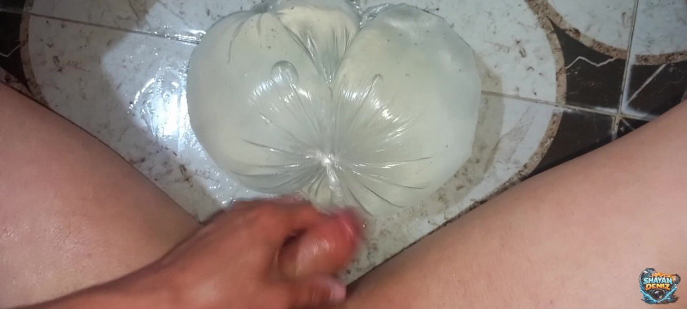 shahindeniz500: Stavo giocando con il mio giocattolo fatto in casa quando è...