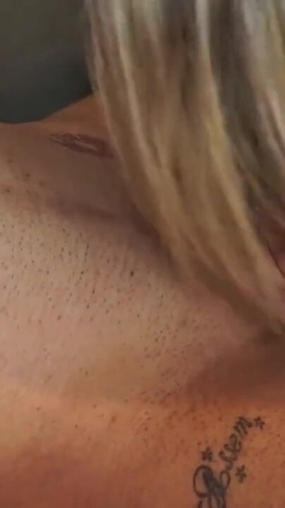 La sensazione britannica Mia Maffia se la spassa alla grande (UK TGirls) UK Sensation Mia Maffia Gets It Hard (UK TGirls)