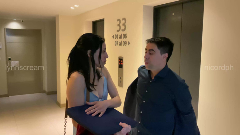Lynn Scream: 상사와 실수로 침대를 공유하고 결국 따먹어