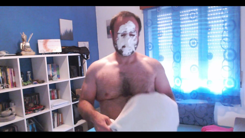 RAvingr4d4: Hloupé video, holení a holení pěnový koláč na obličej