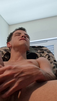 Přicházím sem a přicházím silně