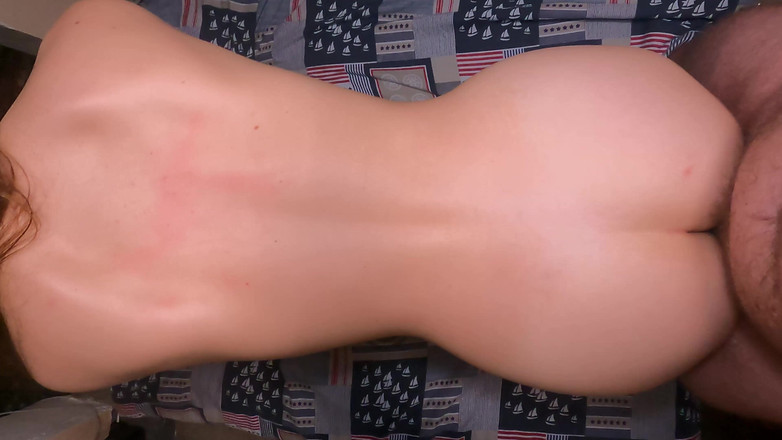 Love_Adventures: Mi fotto la mia sorellastra e sborro sulle sue tette...