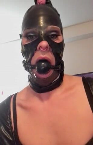 Sabrina Sissy: Sabrina娘娘腔恋物癖乳胶面具和堵嘴球