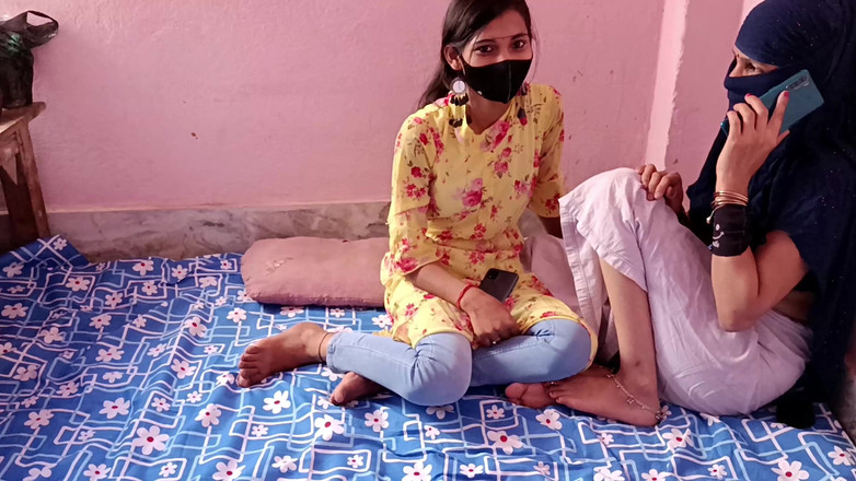 HousewifeGeeta: Un ex surpris en train de coucher avec sa demi-sœur...