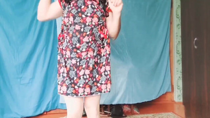 Kitty_Cross: Nádherná Sissy Se předvádí Glitter Rty Pod reflektorem