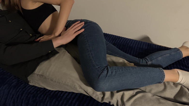 Mia Foster: Tight Handjob From Teen Stepsister, Yummy Cumshot
