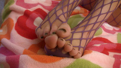 Lucky Wankerz: Si rambut coklat dalam pakaian jala berwarna putih mengongkek pepeknya...