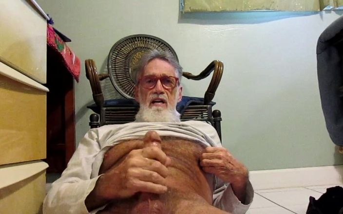 Mr hairy gardener: Bagian Dua. Ilmuwan menelan pejuhmu