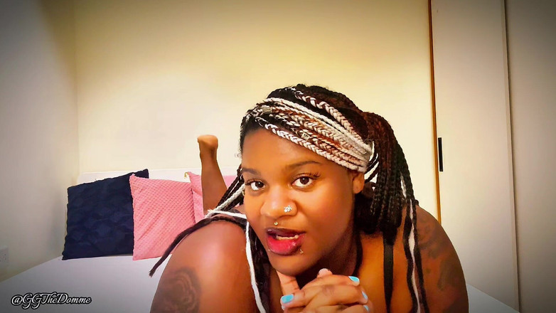 Gothic goddess domination mode: Godaan cewek semok kulit hitam ini dientot habis-habisan sama kontol...