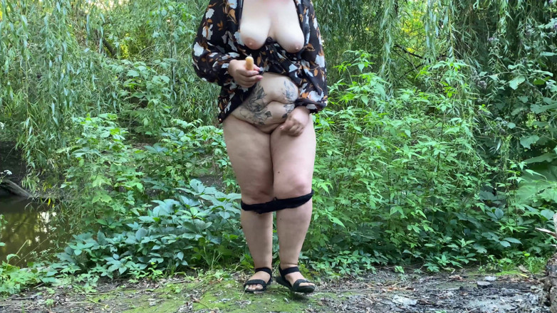 OurFetishLife: Fucks herself with a dildo while masturbating outdoors