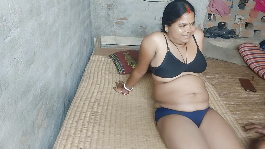 The Servant Stripped the Mistress and Fucked Her in the Store Room. (Kmkm)