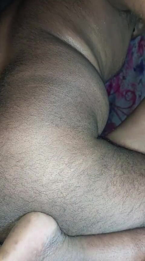Auntixxx69: Šukal jsem Bhabhi zadek a kundičku velmi dobře a udělal...