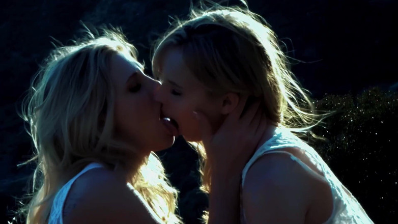 FapFlare: Scarlet Red et Jillian Janson se lèchent la chatte dans...