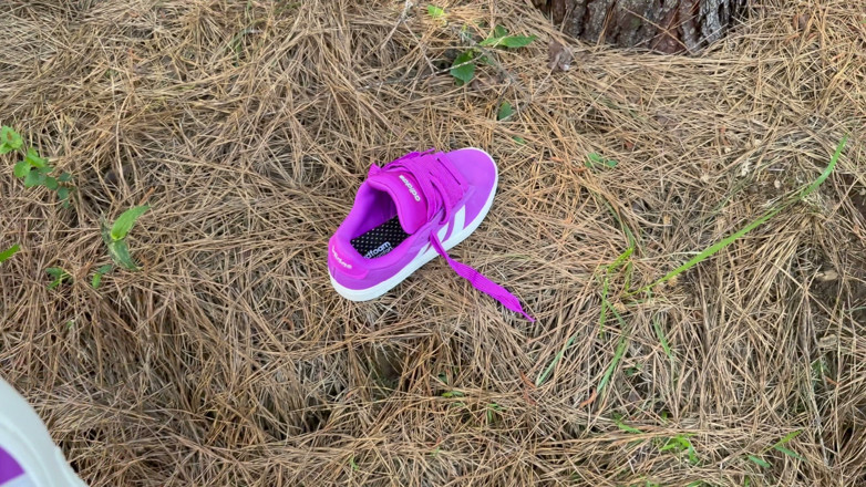 Sneakerlove513: Fucking and cumming outdoors in the park with the wife's...