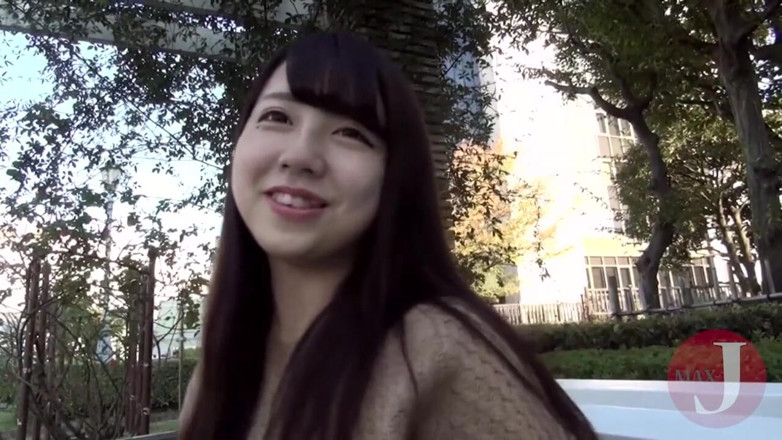 Asian happy ending: Hermosa chica asiática en la entrevista