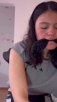 Me Gusta Tocar Mis Pies Y Tener Orgasmo