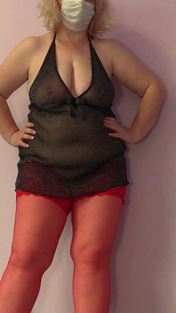 Mijn rijpe vrouw bedriegt me op webcam. Mollige milf met grote tieten.