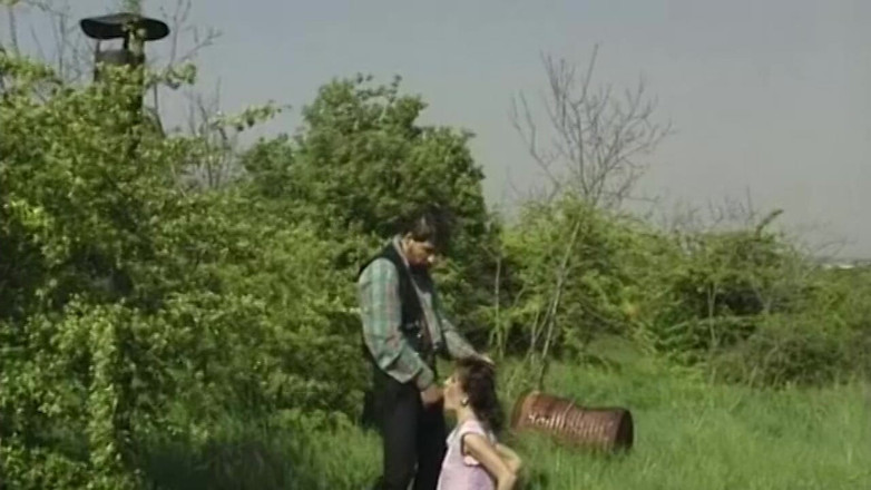 VHS-Vixxxen: MILF mendapatkannya keras di lubang punggung