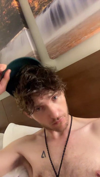 Horny Slut Wants to Get Fucked in Hotel