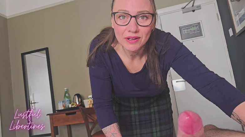 Lustful Libertines: Менеджер Отеля Унизила Меня, Затем Пренула Мой Оргазм