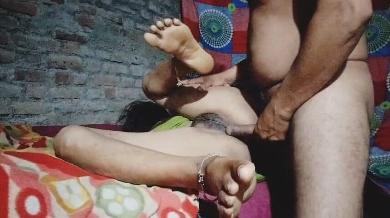 Kumari1996: Desi chlapec vrazil zadek své ženy do armády