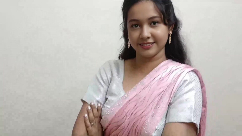 Apple Porn: Desi Hot Air Hostess Fucked by Passenger in Saree