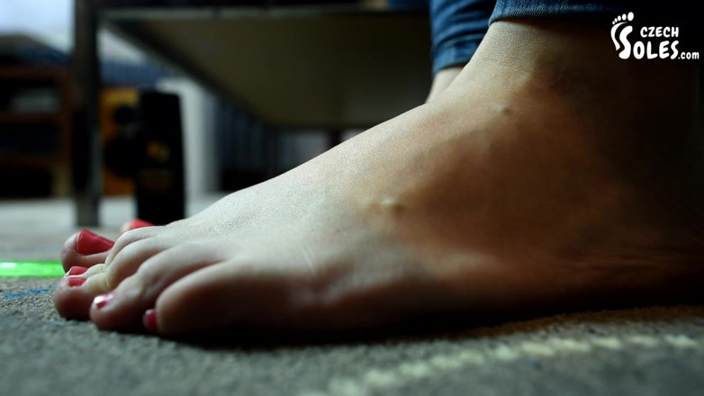 Czech Soles - foot fetish content: Foot measuring with Czech footgirl Ivet