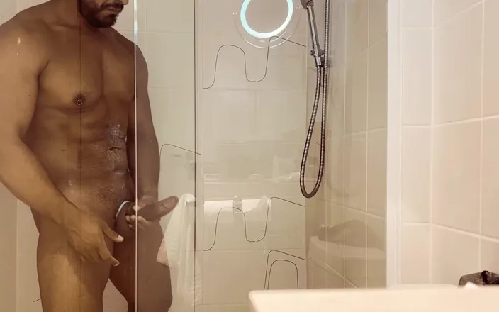 Guarro Studios: Jerking my fat cock in the shower