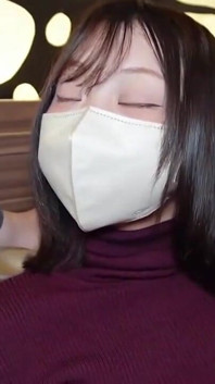 찐 아마추어. 화끈한 첫 만남에서 진정한 반응을 보여주는 밝은 미소의 미녀