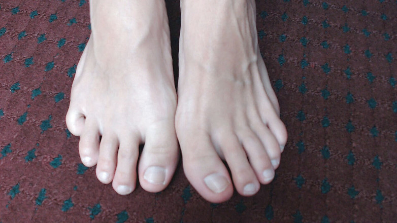 Abby Anna: 艾比的脚趾没有波兰摇晃