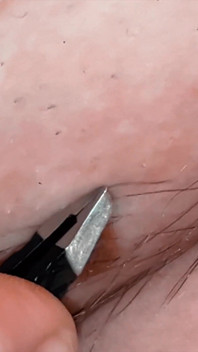 Trage satisfăcut