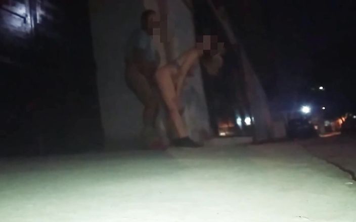 Activecouplearg: Pareja follando en voyeurs públicos arriesgados mostrando sin bragas
