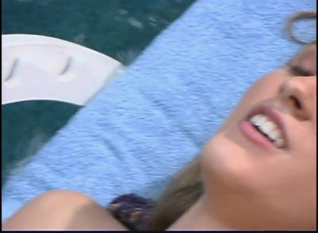 Perfect Porno: O brunetă drăguță este dependentă de sex, așa că primește...