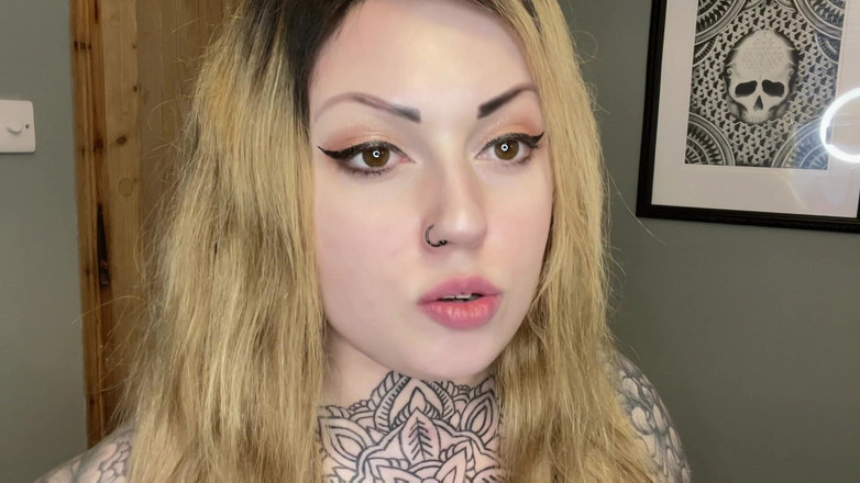 Miss Valentina: Be My House Slave