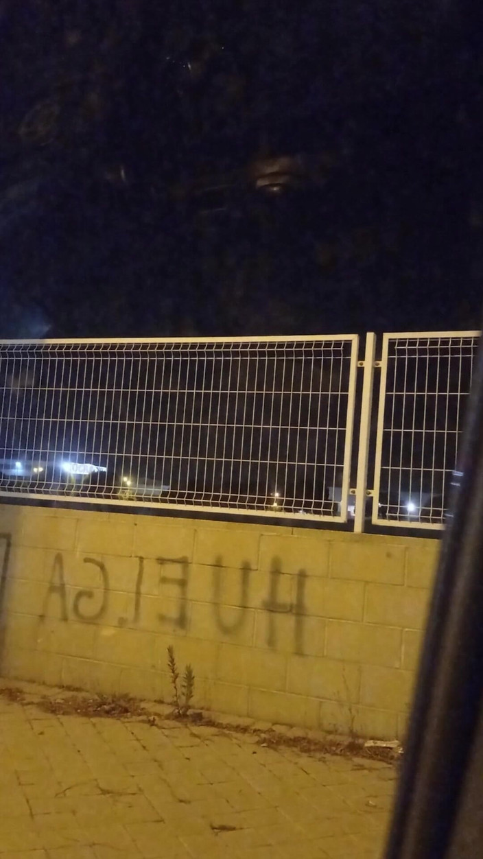 Penelopene27: Crossdresser Ekshibicjonista na zewnątrz część 1