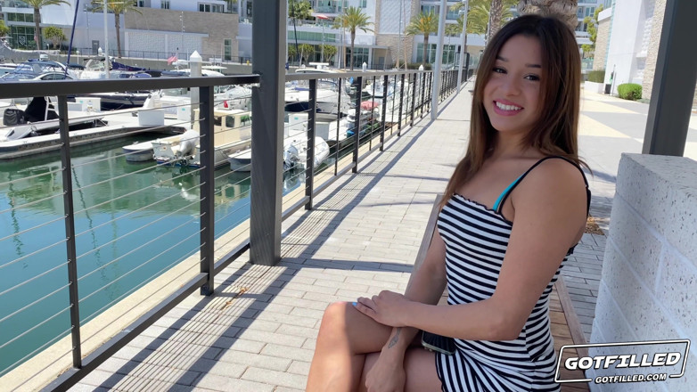 Got Filled: Mickey Violet leva a carne