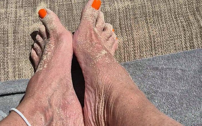 Uk Joolz: Kaki di dalam Pasir!