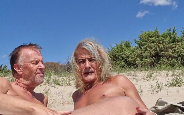 Gigi and David: Sex show stripchat, plage nudiste, trans et mec, Gigi et...