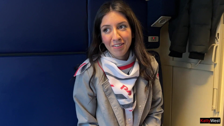 Katty West: Sexo con conductor en el tren, espero que no sea...