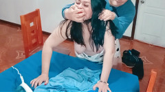 BBW Kelly Mom: O prind pe mama mea vitregă călcând haine ca să...