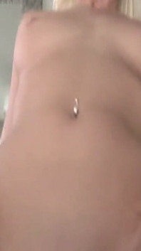 Con đĩ tóc vàng bú cu sâu và bị pov đụ mạnh