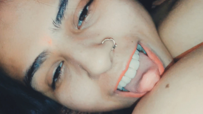 Hot Sis: Latika让我与年长的继兄弟变得饥渴和铁杆